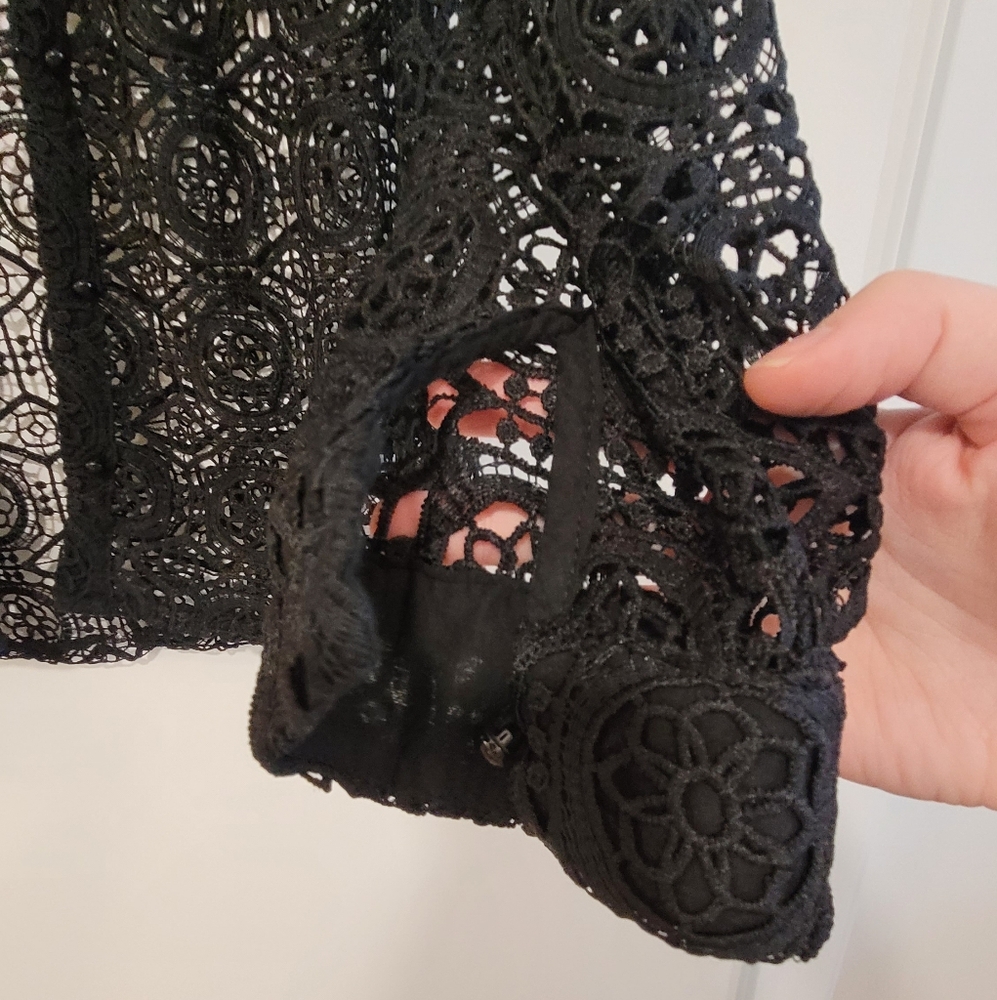 Black Lace Open-Front Cardigan - Picture 2 of 6